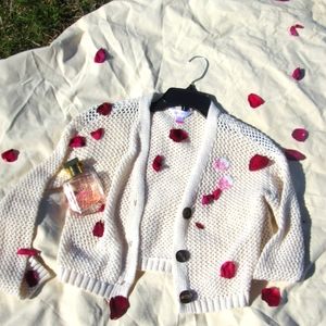 Buy this gorgeous  No B O U N D A R I E S sweater, fit for any occasion.